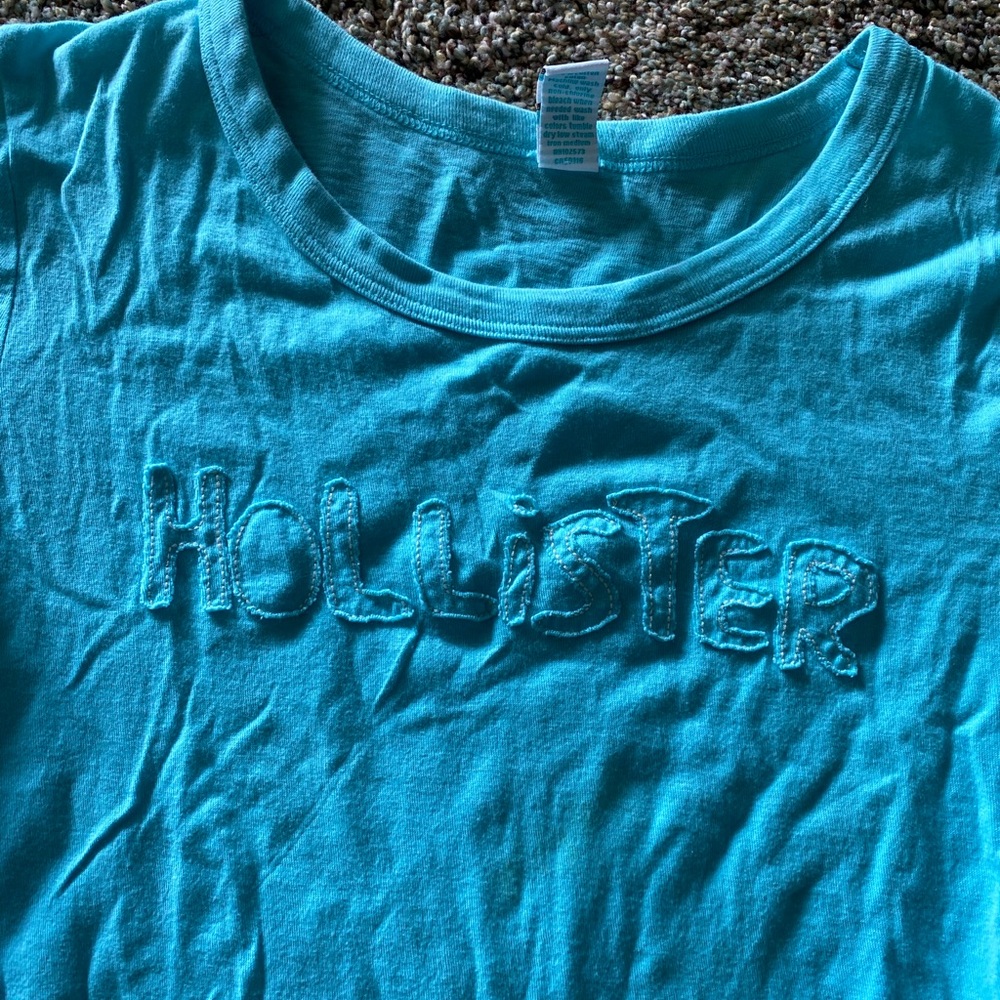 Vintage Y2K Hollister Graphic T-Shirt - Picture 2 of 4